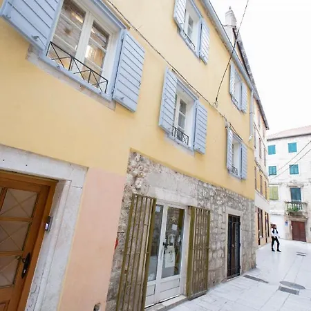 Apartament Luxury Lilly 2 *